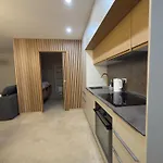 דירה Modern With Alpine Charm In