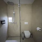 דירה Modern With Alpine Charm In *