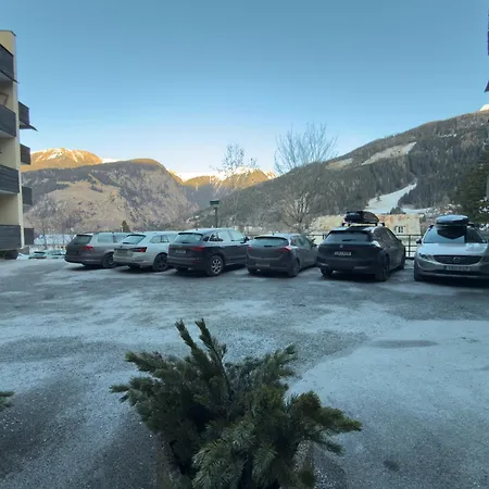 Modern With Alpine Charm In Apartmán