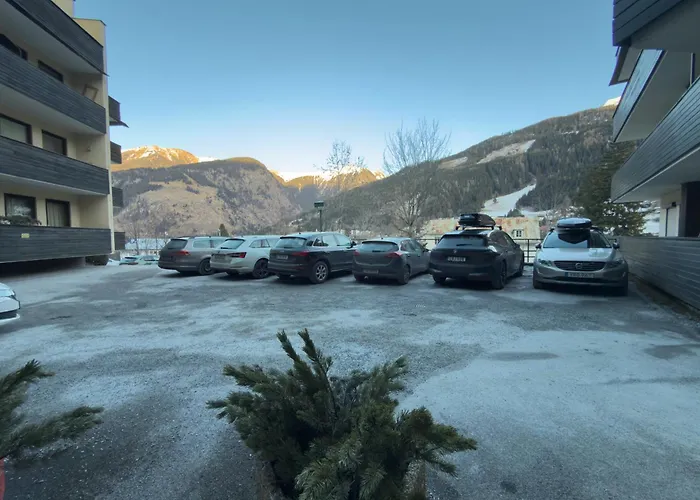 Modern With Alpine Charm In 아파트